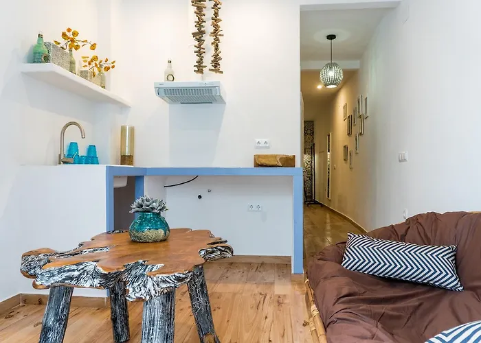 Jacaranda Apartments